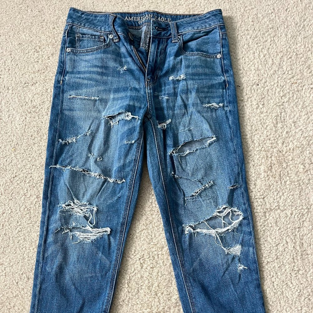 American Eagle Straight Leg Ripped Jeans